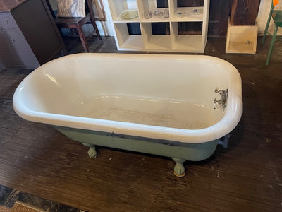 Cast Iron Clawfoot Bathtub (Store Pick Up Only)