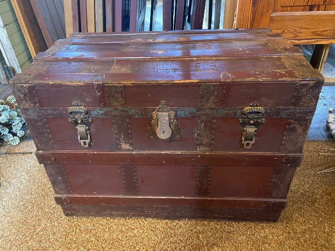 Antique Steamer Trunk for sale front closed