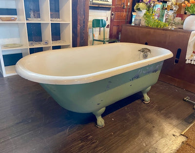 Cast Iron Clawfoot Bathtub (Store Pick Up Only)