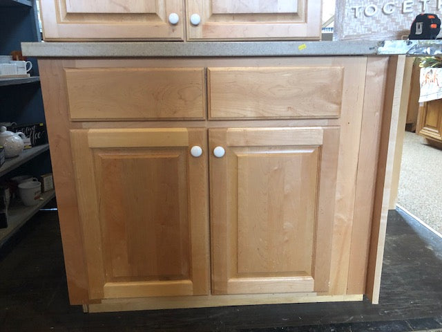 Maple Colored Wood Cabinets (store pick up only)