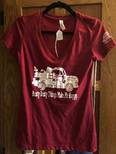 Load image into Gallery viewer, Rusty Things Make Me Happy T-Shirts burgundy
